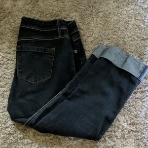 Dark wash denim capri pant